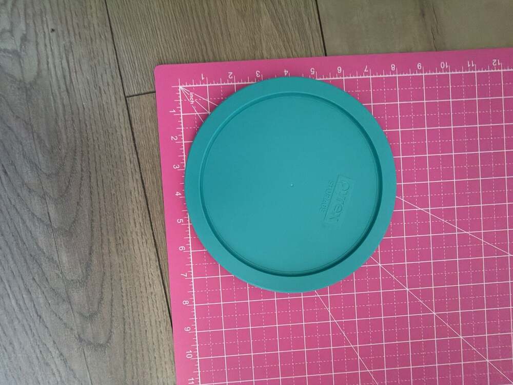 Pyrex 7402-PC Turquoise Round Replacement Storage Lid - Picture 4 of 4